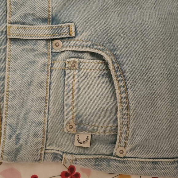 FIORUCCI women's jeans, waist 29, length 31, light blue wash, high rise, flared. - Picture 6 of 14